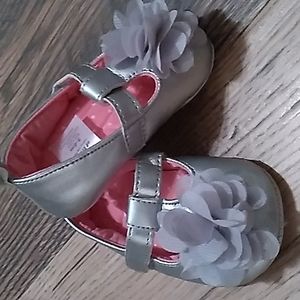 Carter's silver dress shoes with flower